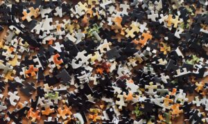 Image of lots of puzzle pieces as metaphor for problem-solving by Counterculture LLP